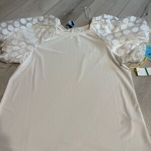 White puff sleeve blouse